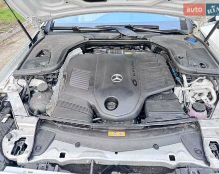 Білий Мерседес Е-Клас, об'ємом двигуна 3 л та пробігом 31 тис. км за 60050 $, фото 5 на Automoto.ua