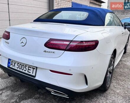 Білий Мерседес Е-Клас, об'ємом двигуна 3 л та пробігом 31 тис. км за 60050 $, фото 6 на Automoto.ua