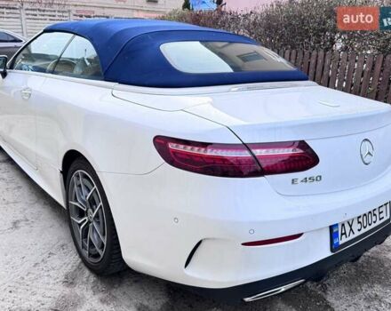 Білий Мерседес Е-Клас, об'ємом двигуна 3 л та пробігом 31 тис. км за 60050 $, фото 3 на Automoto.ua