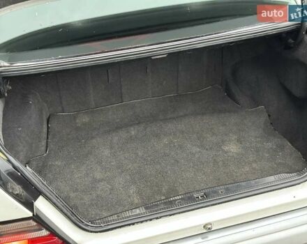 Белый Мерседес Е-Класс, объемом двигателя 2 л и пробегом 418 тыс. км за 2750 $, фото 16 на Automoto.ua