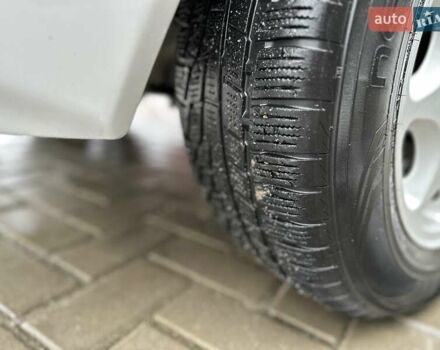 Белый Мерседес Е-Класс, объемом двигателя 2 л и пробегом 418 тыс. км за 2750 $, фото 42 на Automoto.ua