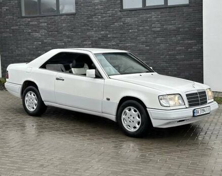 Белый Мерседес Е-Класс, объемом двигателя 2 л и пробегом 418 тыс. км за 2750 $, фото 32 на Automoto.ua