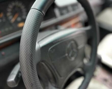 Белый Мерседес Е-Класс, объемом двигателя 2 л и пробегом 418 тыс. км за 2750 $, фото 30 на Automoto.ua