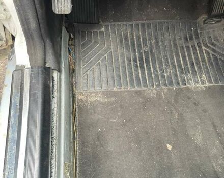 Белый Мерседес Е-Класс, объемом двигателя 2.2 л и пробегом 570 тыс. км за 3200 $, фото 8 на Automoto.ua