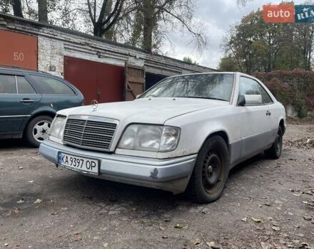 Белый Мерседес Е-Класс, объемом двигателя 2.2 л и пробегом 570 тыс. км за 3200 $, фото 2 на Automoto.ua