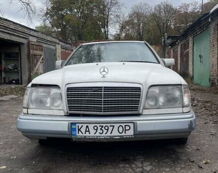 Белый Мерседес Е-Класс, объемом двигателя 2.2 л и пробегом 570 тыс. км за 3200 $, фото 3 на Automoto.ua