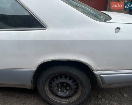 Белый Мерседес Е-Класс, объемом двигателя 2.2 л и пробегом 570 тыс. км за 3200 $, фото 12 на Automoto.ua