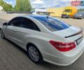 Белый Мерседес Е-Класс, объемом двигателя 2.2 л и пробегом 272 тыс. км за 9999 $, фото 6 на Automoto.ua