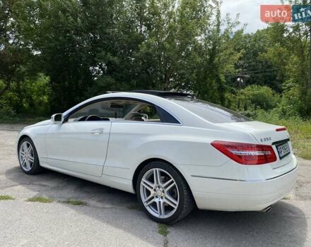Белый Мерседес Е-Класс, объемом двигателя 3.5 л и пробегом 64 тыс. км за 19000 $, фото 19 на Automoto.ua