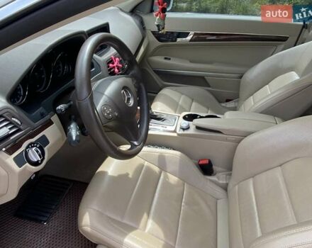 Белый Мерседес Е-Класс, объемом двигателя 3.5 л и пробегом 64 тыс. км за 19000 $, фото 40 на Automoto.ua