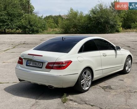 Белый Мерседес Е-Класс, объемом двигателя 3.5 л и пробегом 64 тыс. км за 19000 $, фото 5 на Automoto.ua