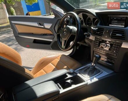 Білий Мерседес Е-Клас, об'ємом двигуна 2.2 л та пробігом 125 тис. км за 14999 $, фото 13 на Automoto.ua