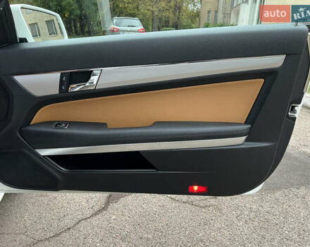 Белый Мерседес Е-Класс, объемом двигателя 2.2 л и пробегом 158 тыс. км за 13000 $, фото 54 на Automoto.ua