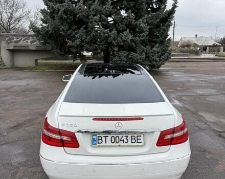 Белый Мерседес Е-Класс, объемом двигателя 3.5 л и пробегом 123 тыс. км за 21000 $, фото 4 на Automoto.ua