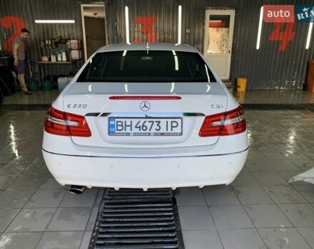 Білий Мерседес Е-Клас, об'ємом двигуна 2.2 л та пробігом 125 тис. км за 14999 $, фото 6 на Automoto.ua