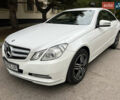 Белый Мерседес Е-Класс, объемом двигателя 2.2 л и пробегом 158 тыс. км за 13000 $, фото 2 на Automoto.ua