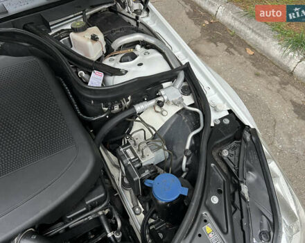 Белый Мерседес Е-Класс, объемом двигателя 2.2 л и пробегом 158 тыс. км за 13000 $, фото 33 на Automoto.ua