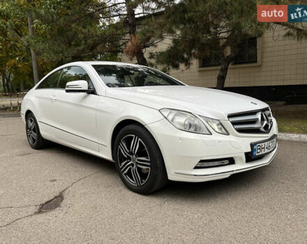 Белый Мерседес Е-Класс, объемом двигателя 2.2 л и пробегом 158 тыс. км за 13000 $, фото 27 на Automoto.ua
