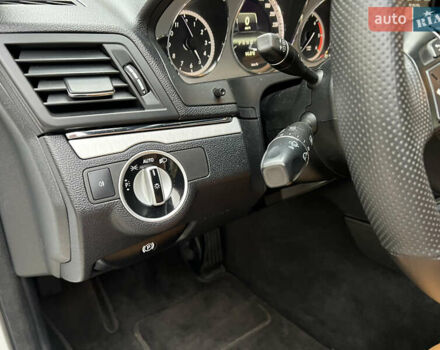 Белый Мерседес Е-Класс, объемом двигателя 2.2 л и пробегом 158 тыс. км за 13000 $, фото 41 на Automoto.ua