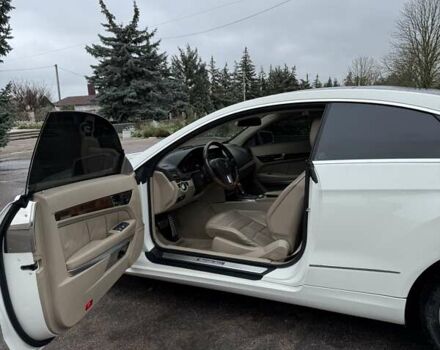 Белый Мерседес Е-Класс, объемом двигателя 3.5 л и пробегом 123 тыс. км за 21000 $, фото 7 на Automoto.ua