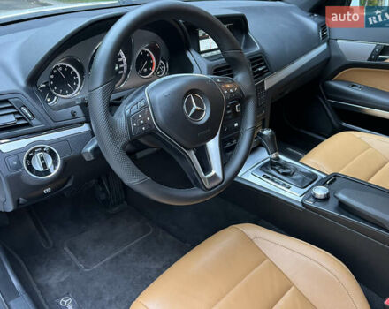 Белый Мерседес Е-Класс, объемом двигателя 2.2 л и пробегом 158 тыс. км за 13000 $, фото 40 на Automoto.ua