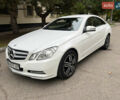 Белый Мерседес Е-Класс, объемом двигателя 2.2 л и пробегом 158 тыс. км за 13000 $, фото 4 на Automoto.ua