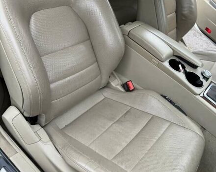 Белый Мерседес Е-Класс, объемом двигателя 3.5 л и пробегом 123 тыс. км за 21000 $, фото 8 на Automoto.ua