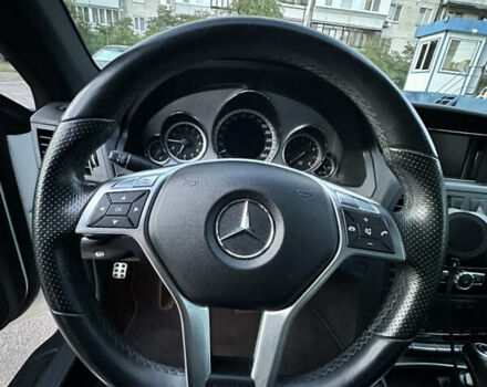 Белый Мерседес Е-Класс, объемом двигателя 1.8 л и пробегом 115 тыс. км за 15000 $, фото 12 на Automoto.ua