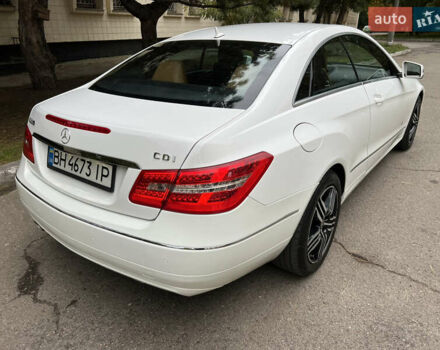 Белый Мерседес Е-Класс, объемом двигателя 2.2 л и пробегом 158 тыс. км за 13000 $, фото 22 на Automoto.ua