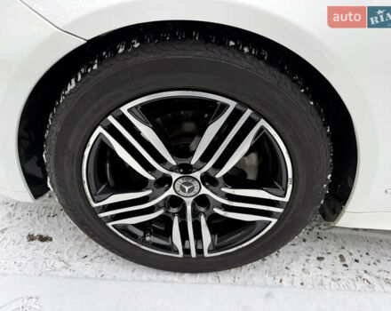 Белый Мерседес Е-Класс, объемом двигателя 2.2 л и пробегом 158 тыс. км за 13300 $, фото 30 на Automoto.ua