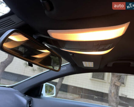 Белый Мерседес Е-Класс, объемом двигателя 2.2 л и пробегом 158 тыс. км за 13000 $, фото 56 на Automoto.ua