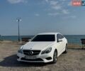 Белый Мерседес Е-Класс, объемом двигателя 2.2 л и пробегом 65 тыс. км за 20000 $, фото 1 на Automoto.ua