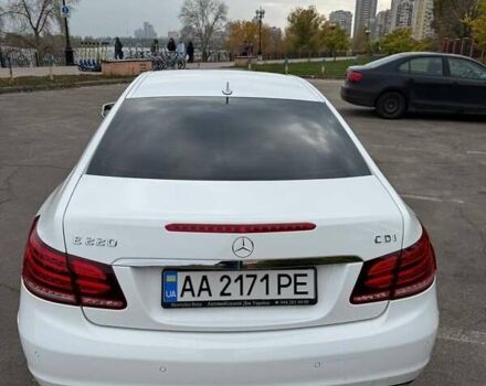 Білий Мерседес Е-Клас, об'ємом двигуна 2.14 л та пробігом 102 тис. км за 20000 $, фото 12 на Automoto.ua