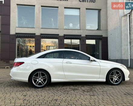 Белый Мерседес Е-Класс, объемом двигателя 3 л и пробегом 75 тыс. км за 21500 $, фото 26 на Automoto.ua