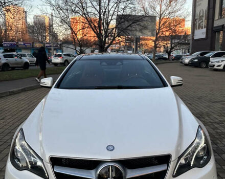 Белый Мерседес Е-Класс, объемом двигателя 3 л и пробегом 75 тыс. км за 21500 $, фото 8 на Automoto.ua