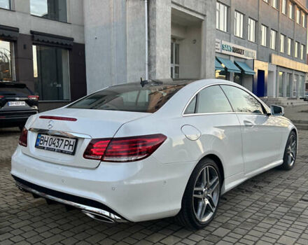 Белый Мерседес Е-Класс, объемом двигателя 3 л и пробегом 75 тыс. км за 21500 $, фото 5 на Automoto.ua