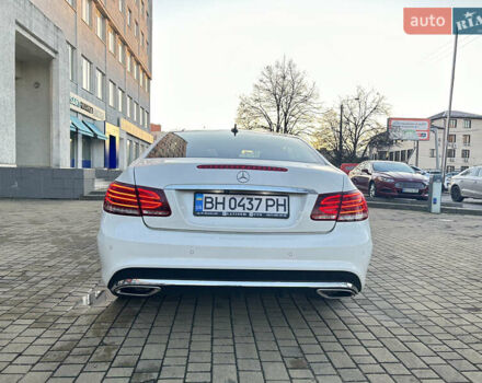Белый Мерседес Е-Класс, объемом двигателя 3 л и пробегом 75 тыс. км за 21500 $, фото 9 на Automoto.ua
