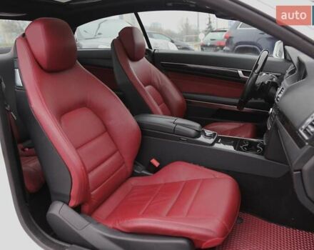 Білий Мерседес Е-Клас, об'ємом двигуна 3 л та пробігом 61 тис. км за 19900 $, фото 11 на Automoto.ua