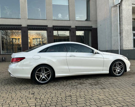 Белый Мерседес Е-Класс, объемом двигателя 3 л и пробегом 75 тыс. км за 21500 $, фото 3 на Automoto.ua