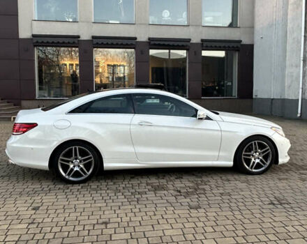 Белый Мерседес Е-Класс, объемом двигателя 3 л и пробегом 75 тыс. км за 21500 $, фото 2 на Automoto.ua