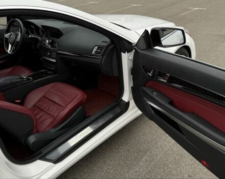 Белый Мерседес Е-Класс, объемом двигателя 3 л и пробегом 142 тыс. км за 20500 $, фото 18 на Automoto.ua