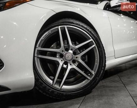 Белый Мерседес Е-Класс, объемом двигателя 3 л и пробегом 113 тыс. км за 27900 $, фото 4 на Automoto.ua