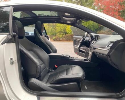 Белый Мерседес Е-Класс, объемом двигателя 3 л и пробегом 80 тыс. км за 12650 $, фото 14 на Automoto.ua