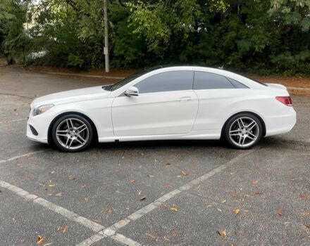 Белый Мерседес Е-Класс, объемом двигателя 3 л и пробегом 80 тыс. км за 12650 $, фото 3 на Automoto.ua