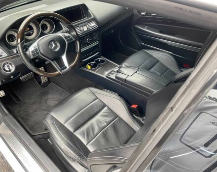 Белый Мерседес Е-Класс, объемом двигателя 3 л и пробегом 80 тыс. км за 12650 $, фото 9 на Automoto.ua