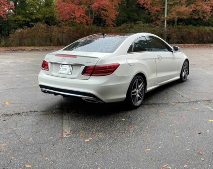 Белый Мерседес Е-Класс, объемом двигателя 3 л и пробегом 80 тыс. км за 12650 $, фото 4 на Automoto.ua