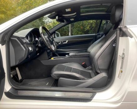 Белый Мерседес Е-Класс, объемом двигателя 3 л и пробегом 80 тыс. км за 12650 $, фото 8 на Automoto.ua