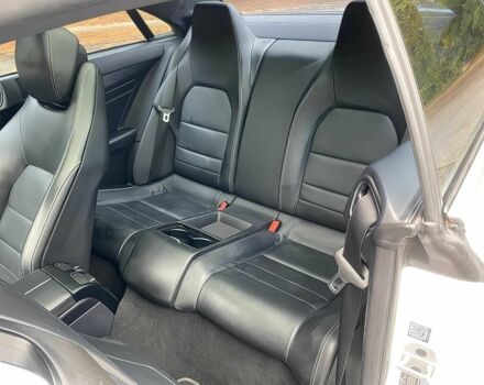 Белый Мерседес Е-Класс, объемом двигателя 3 л и пробегом 80 тыс. км за 12650 $, фото 15 на Automoto.ua