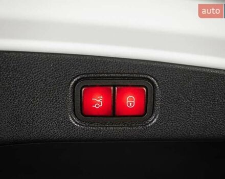 Мерседес Е-Класс 2017 в Одессе на Automoto.ua Белый Мерседес Е-Класс, объемом двигателя 2.99 л и пробегом 88 тыс. км за 39900 $, фото 55 на Automoto.ua