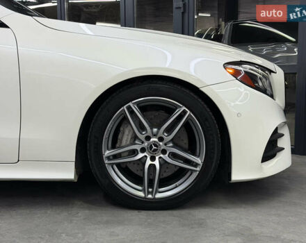 Белый Мерседес Е-Класс, объемом двигателя 3 л и пробегом 86 тыс. км за 32900 $, фото 4 на Automoto.ua